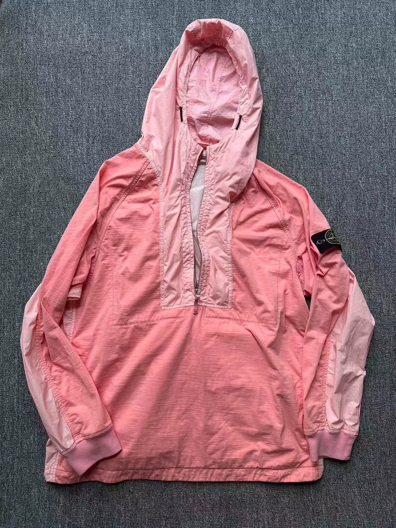 stone island half-zip jacket in light pink