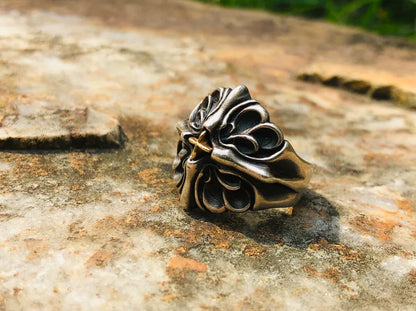 Bloody Mary Cross Flower Ring