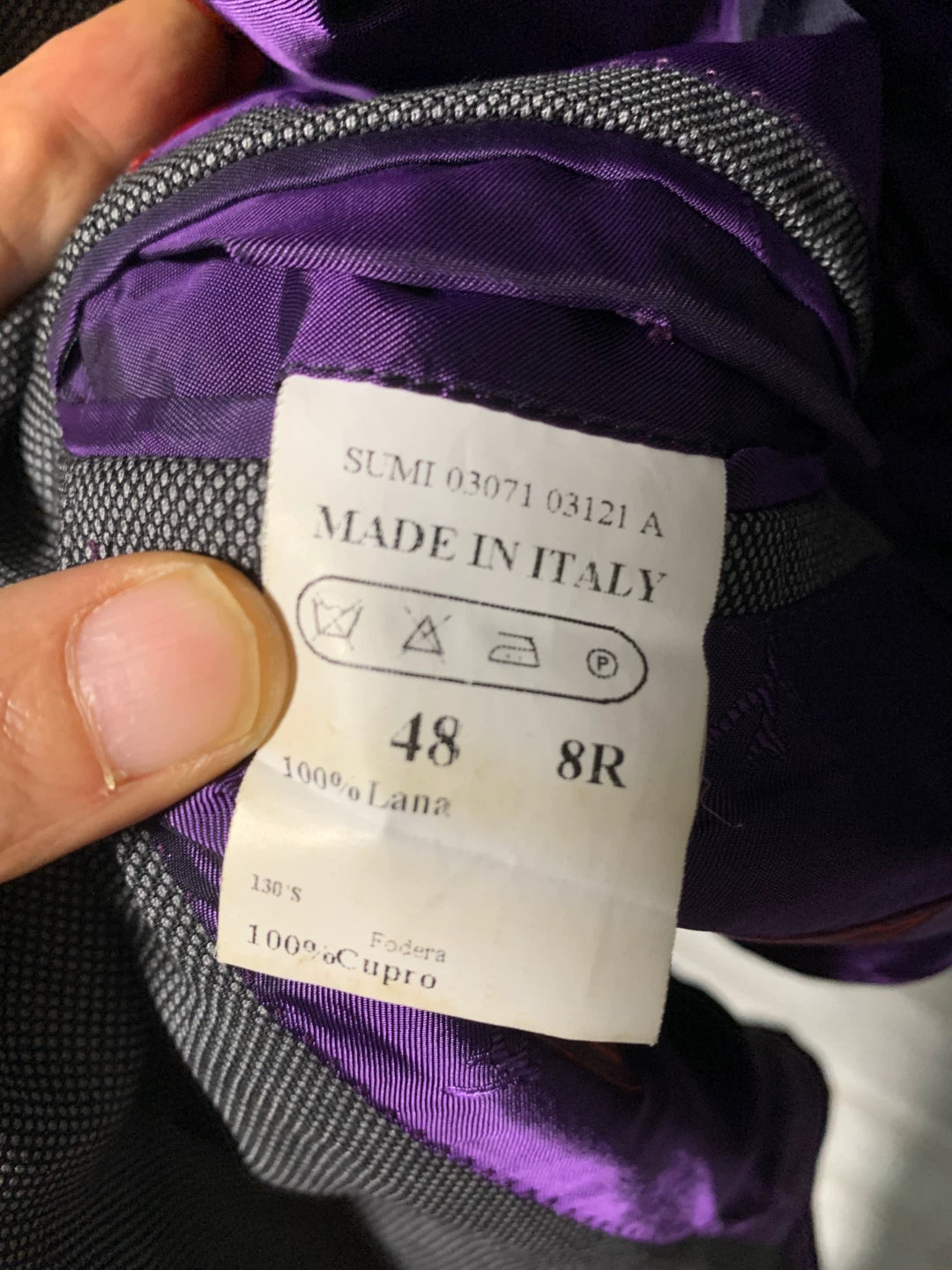 stylish gray tailored single-breasted blazer