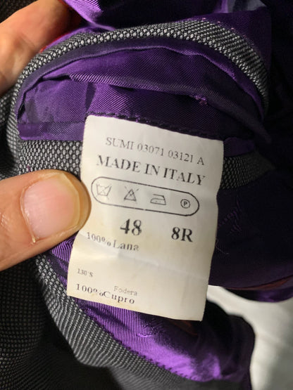 stylish gray tailored single-breasted blazer