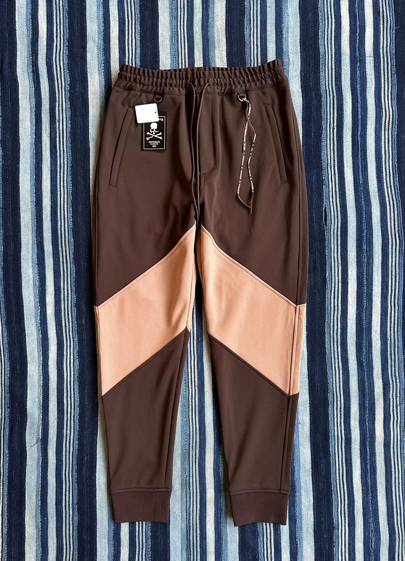 mastermind mmj color-blocked sports pants