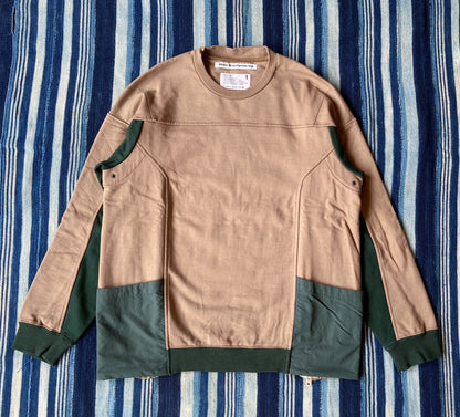 contrasted sweat shirt with functional pockets