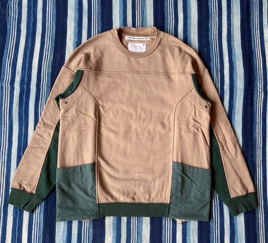 contrasted sweat shirt with functional pockets