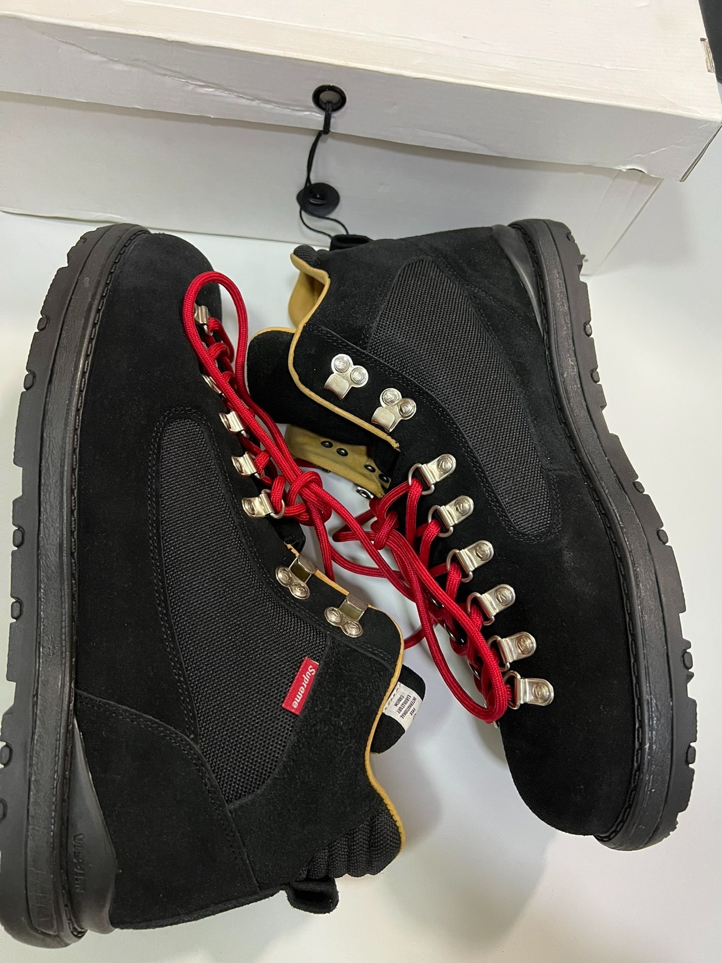 visvim serra ascent x supreme