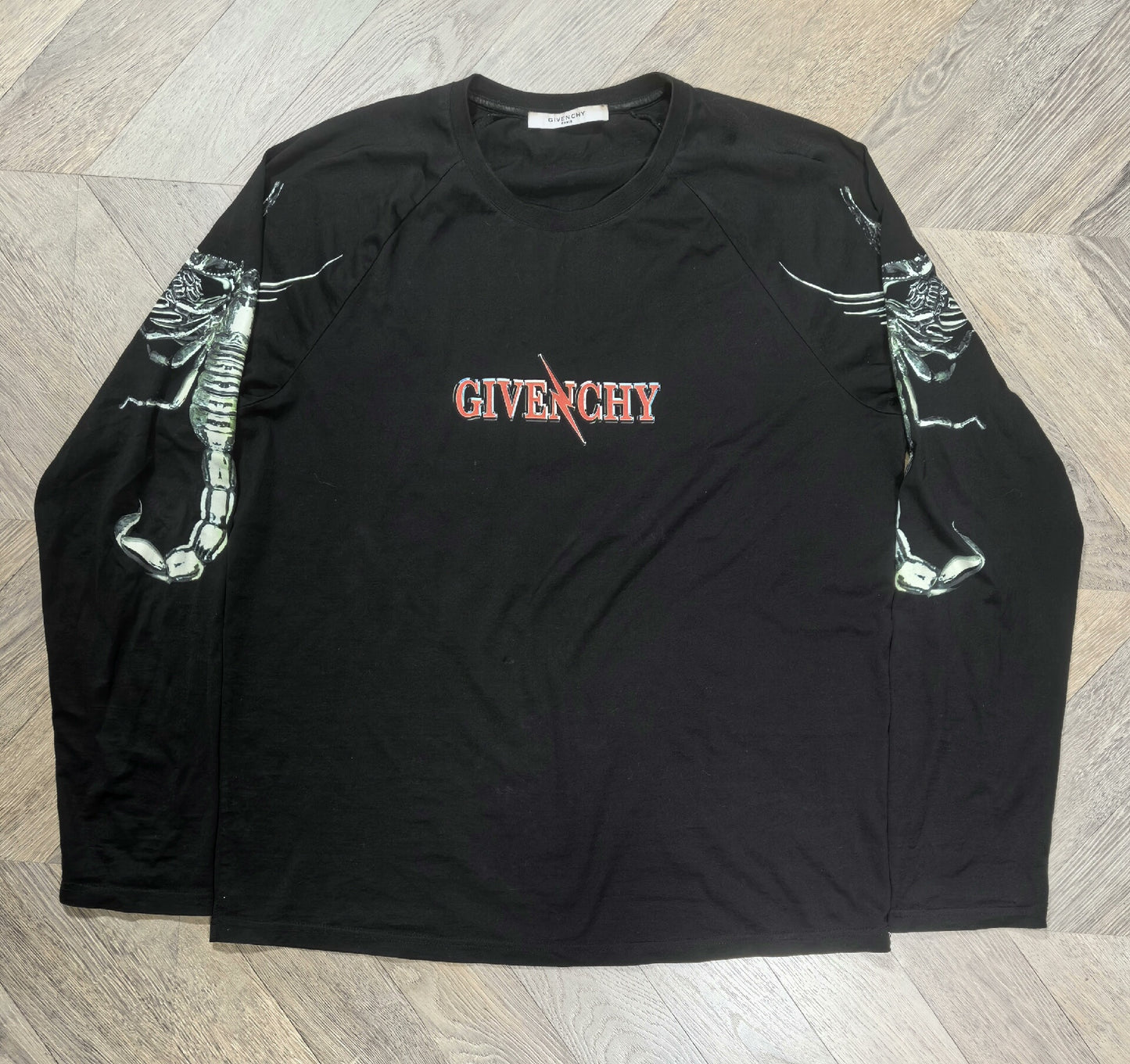 givenchy rock logo long sleeve t-shirt
