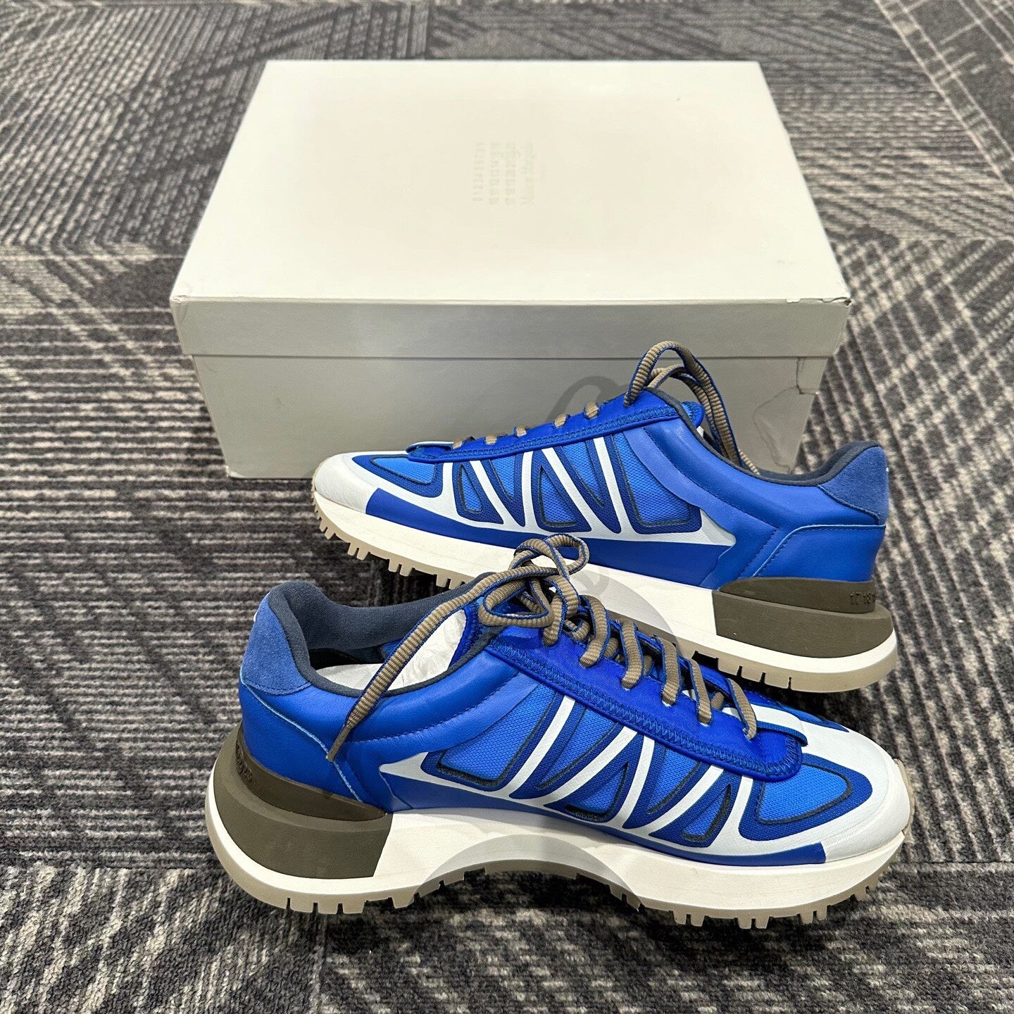 Maison Margiela Low Top Sneakers Size 40