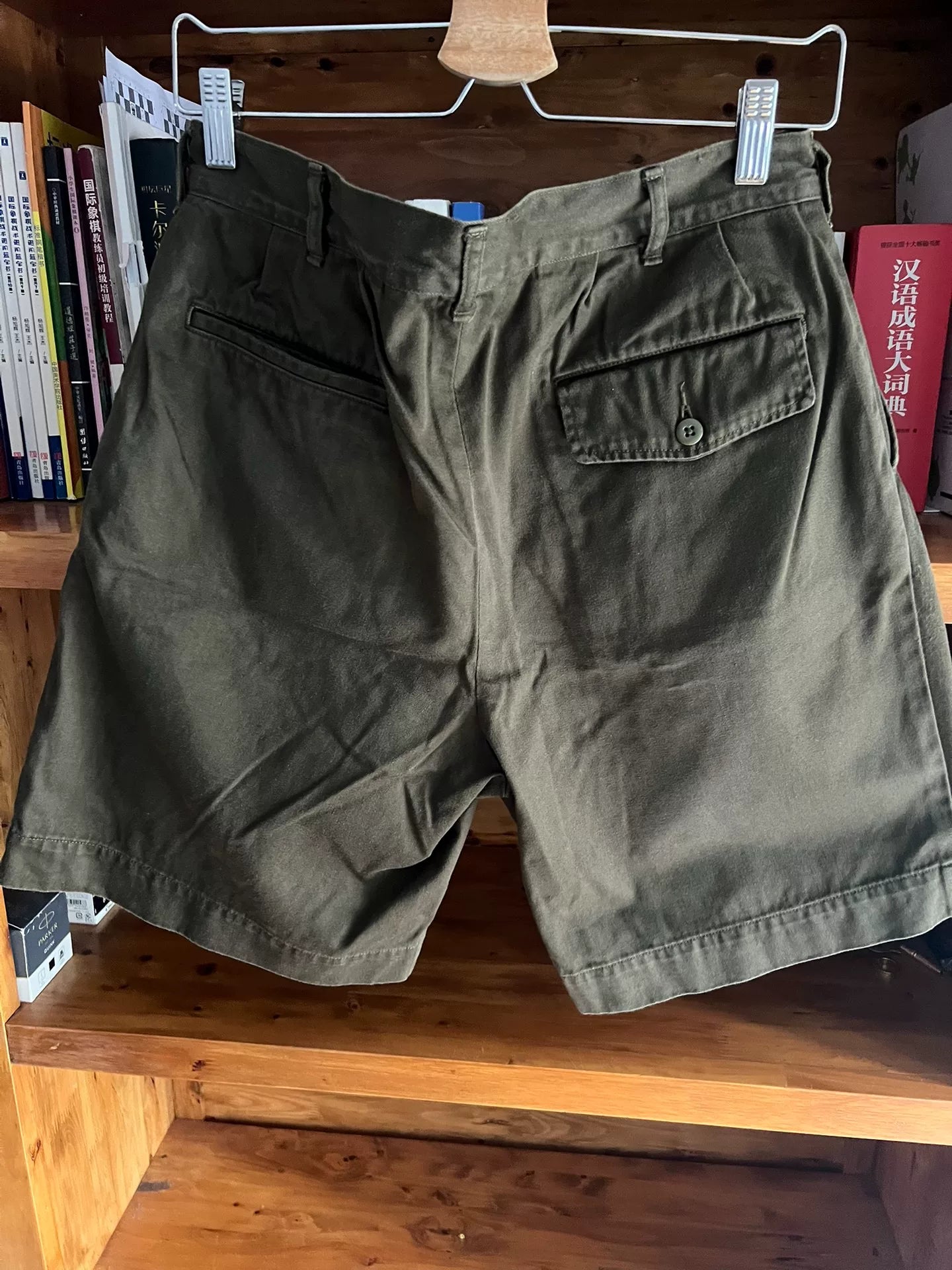 olive green casual shorts for summer wear