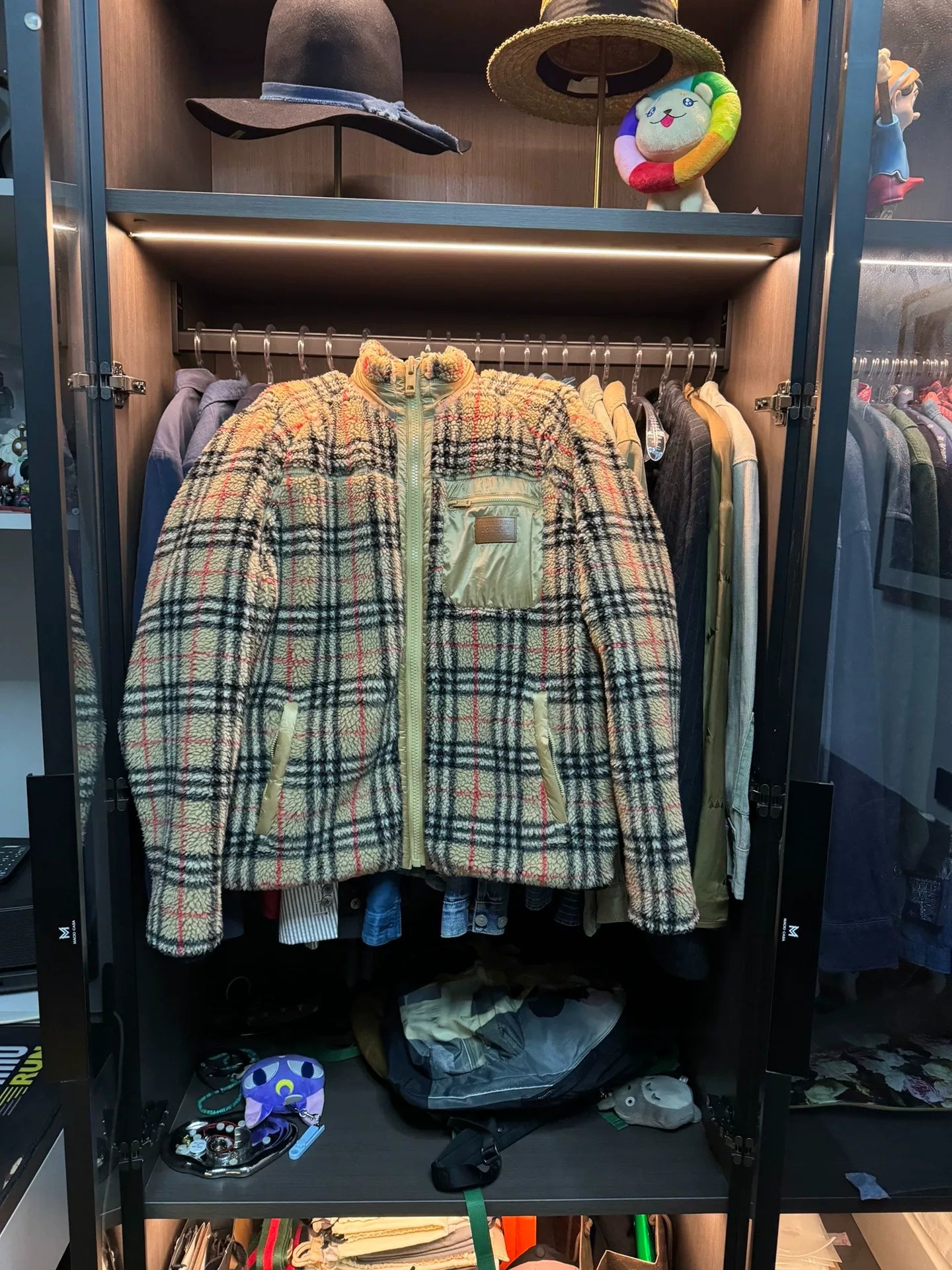 burberry teddy fleece jacket in medium
