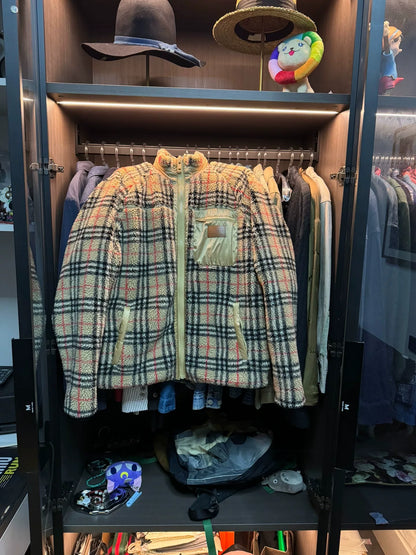 burberry teddy fleece jacket in medium