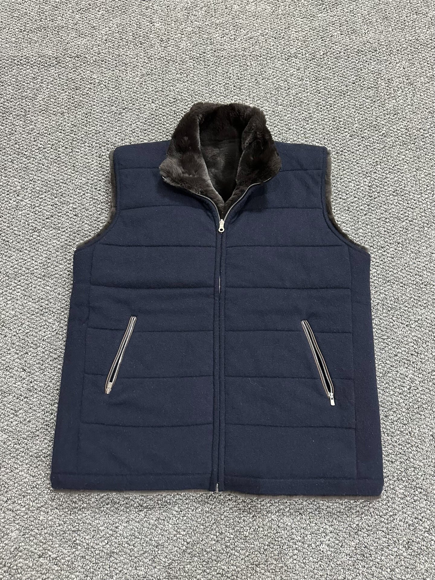 n.peal cashmere vest with faux fur collar