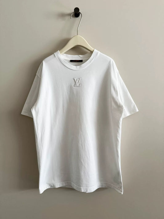 louis vuitton embossed logo short sleeve t-shirt