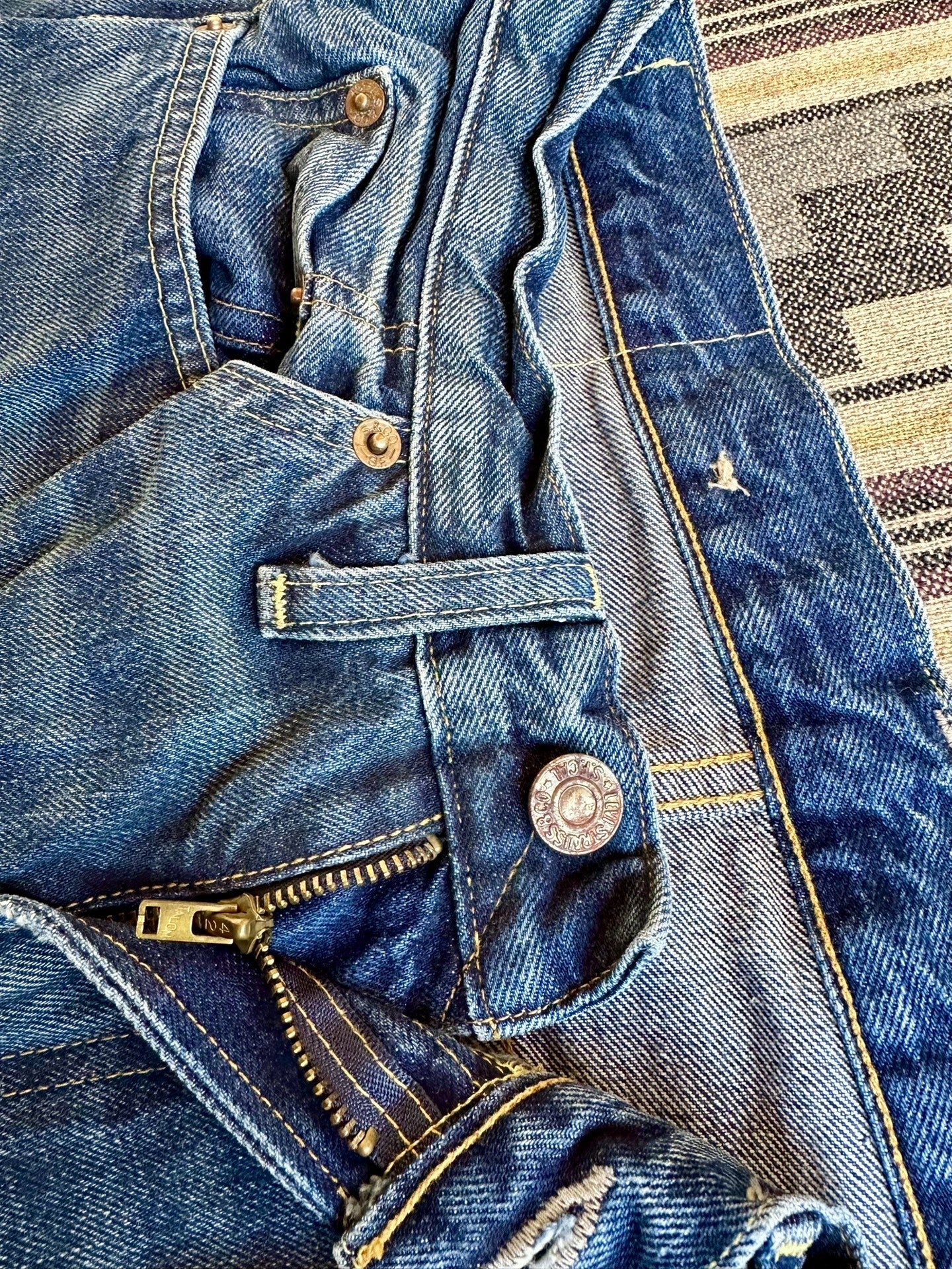 levi's vintage 501zxx denim jeans blue