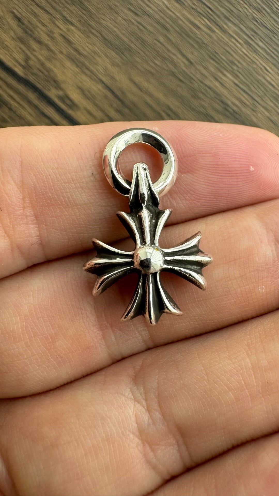 chrome hearts cross pendant in silver