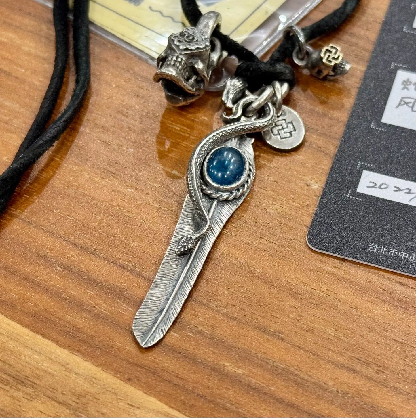 Fate.Co Agate Feather Skull Pendant Necklace