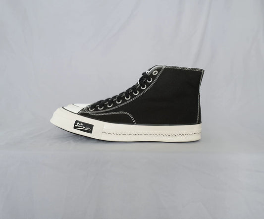 visvim skagway hi canvas sneakers black and white
