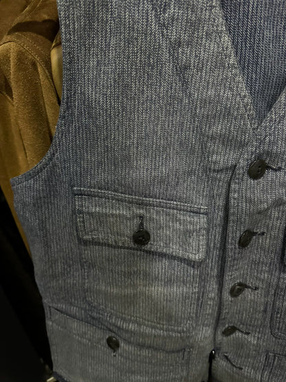 stylish thick gray vest for men