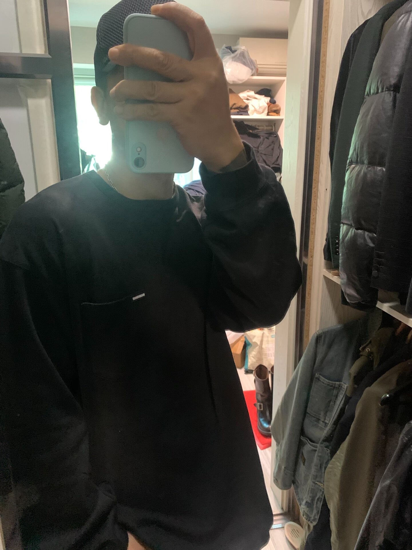 black long sleeve casual sweatshirt