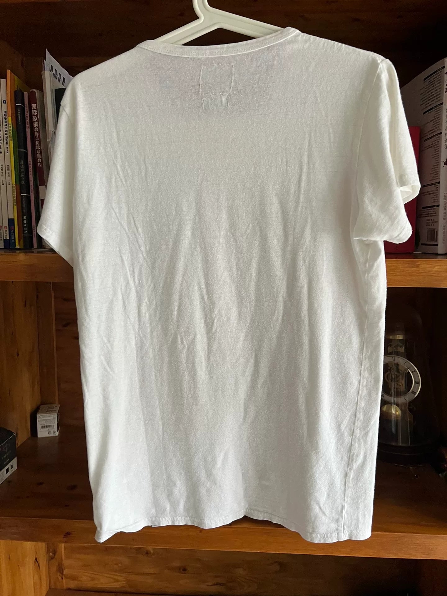 white cotton short sleeve t-shirt