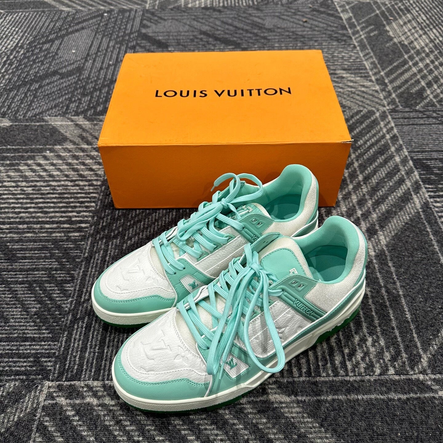 Louis Vuitton Trianer Tiffany Green Sneakers