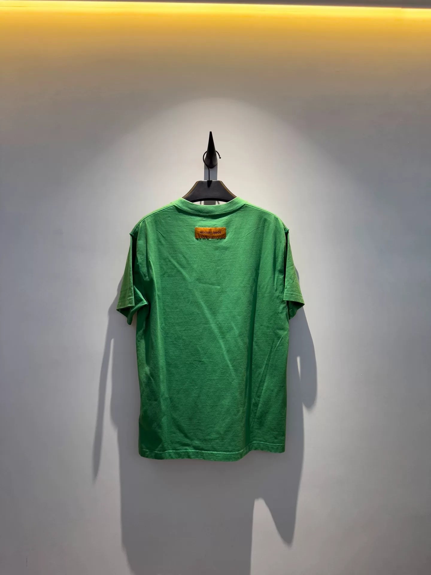 lv green embossed logo short sleeve t-shirt