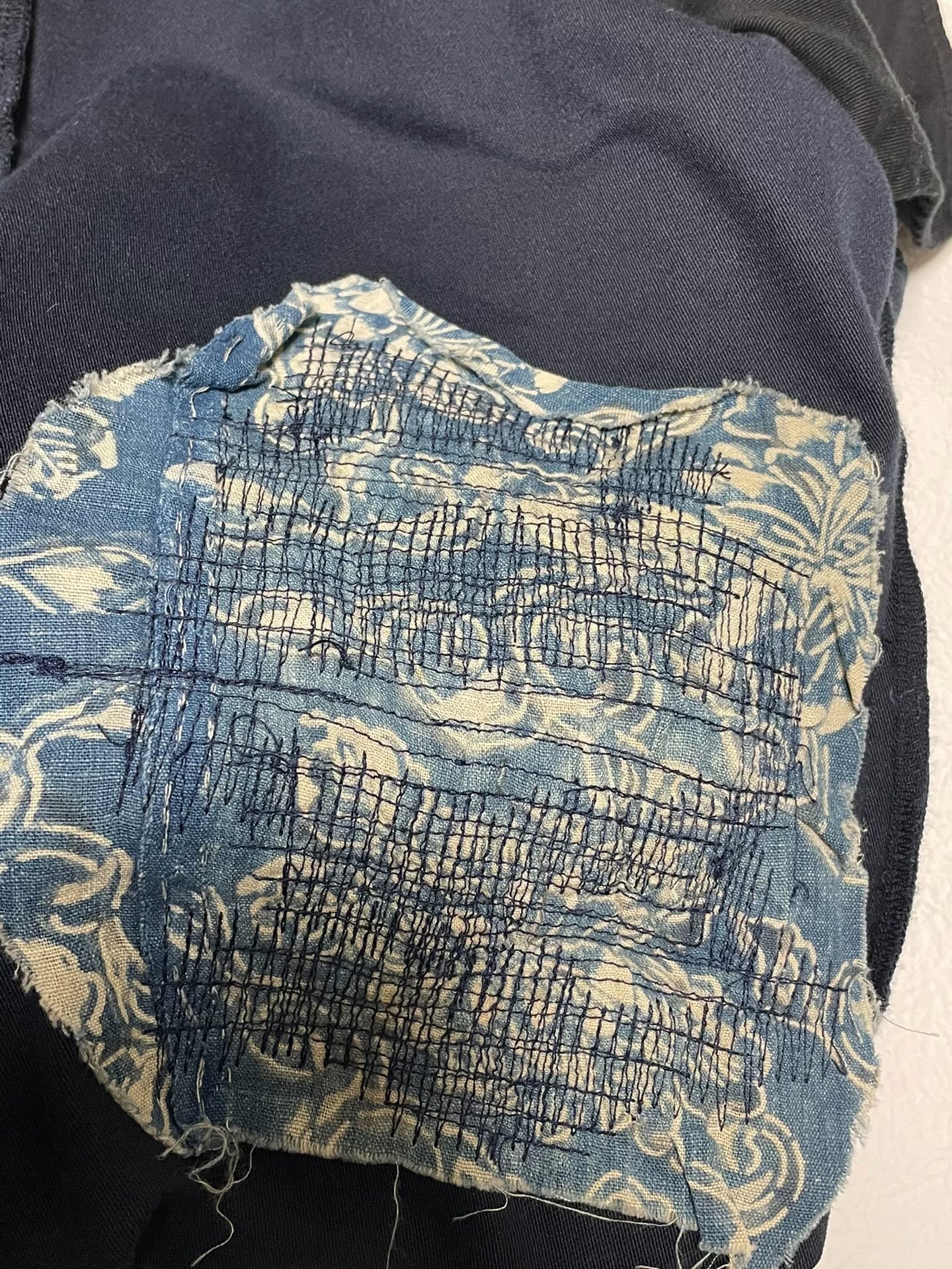 casual long pants with patches