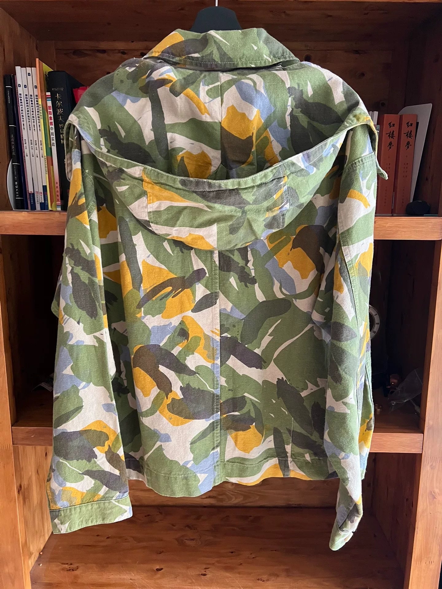 camouflage military hooded jacket with four pockets
