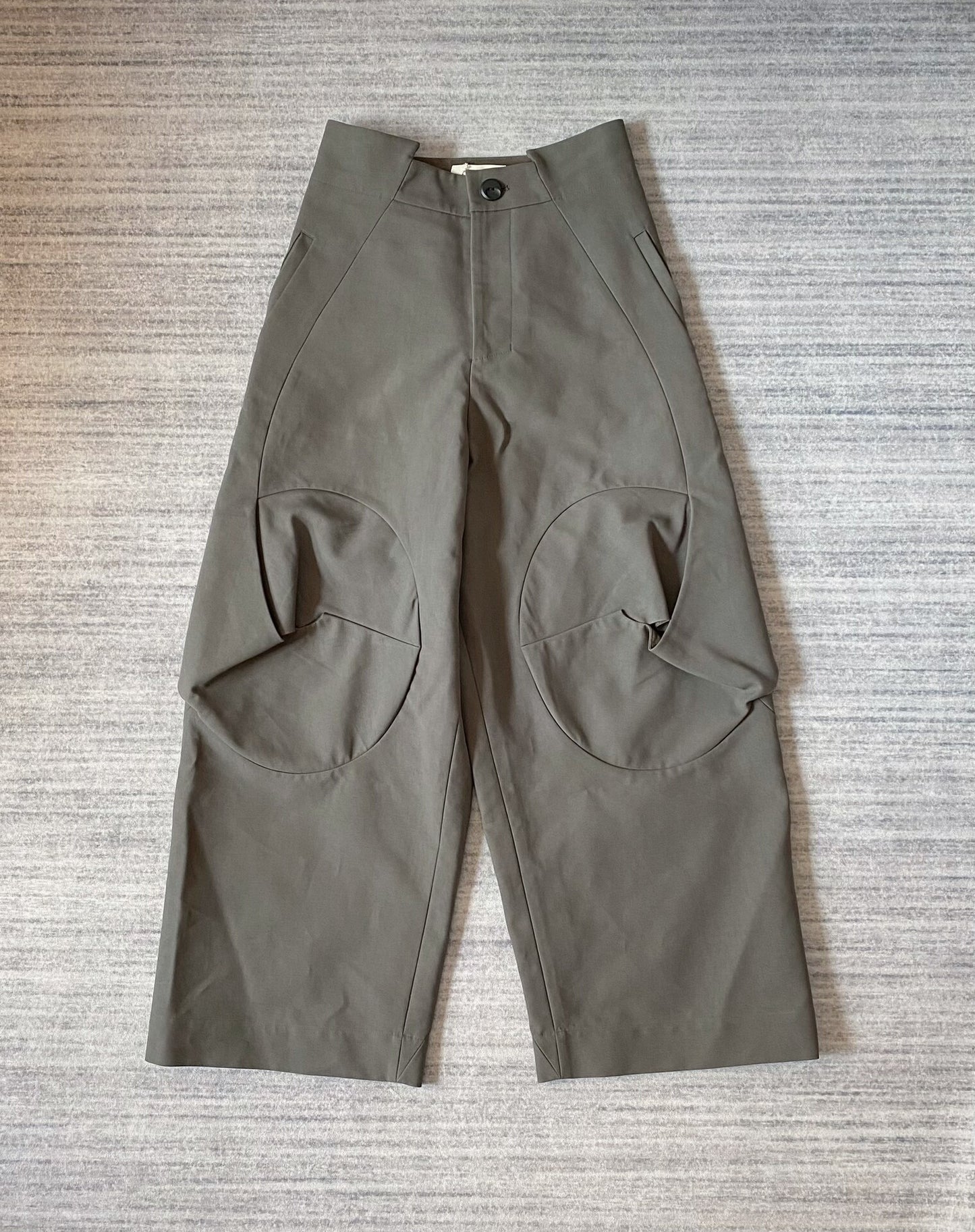 alfalfa wide-leg pants in olive green