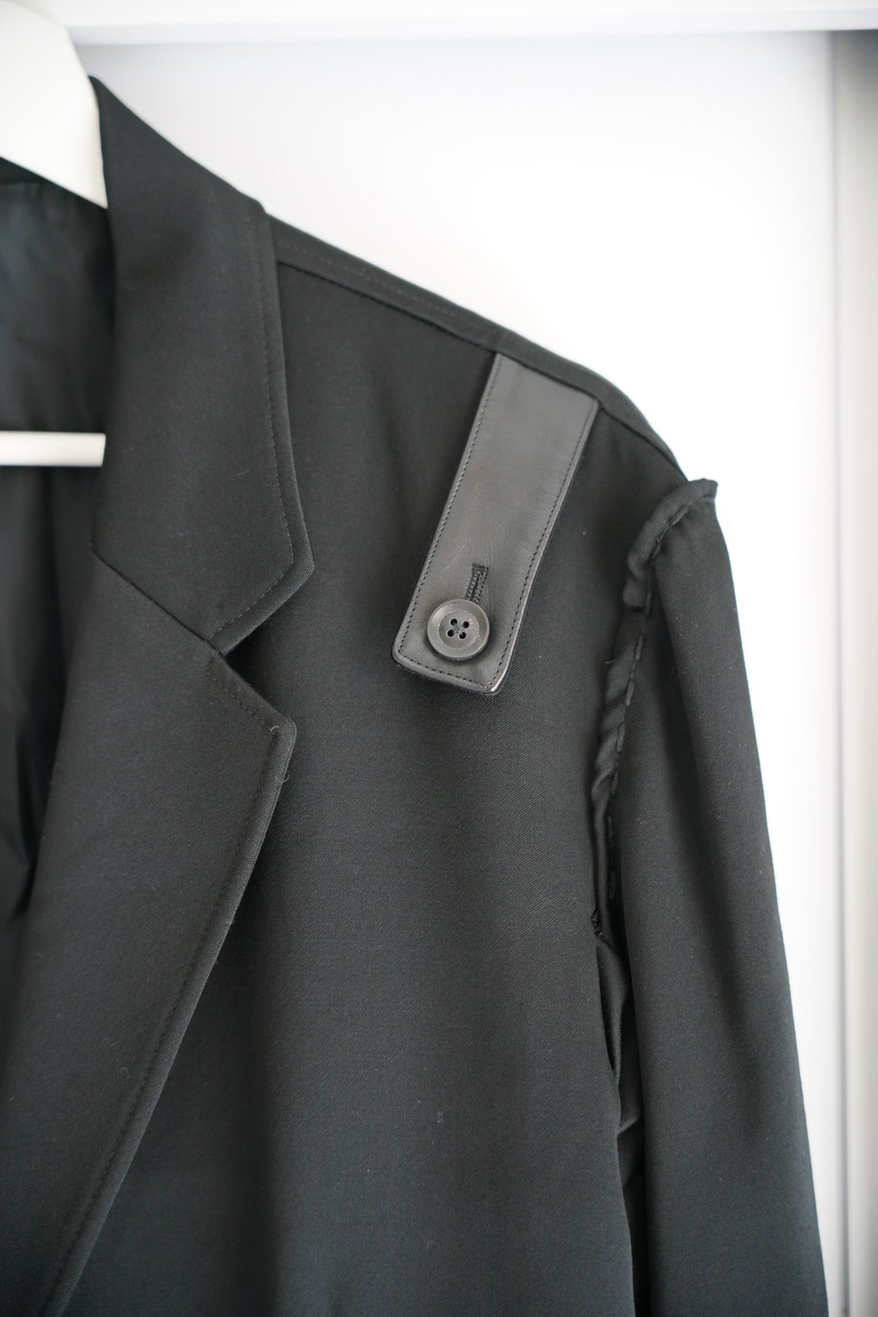 yamamoto black suit jacket with pleats