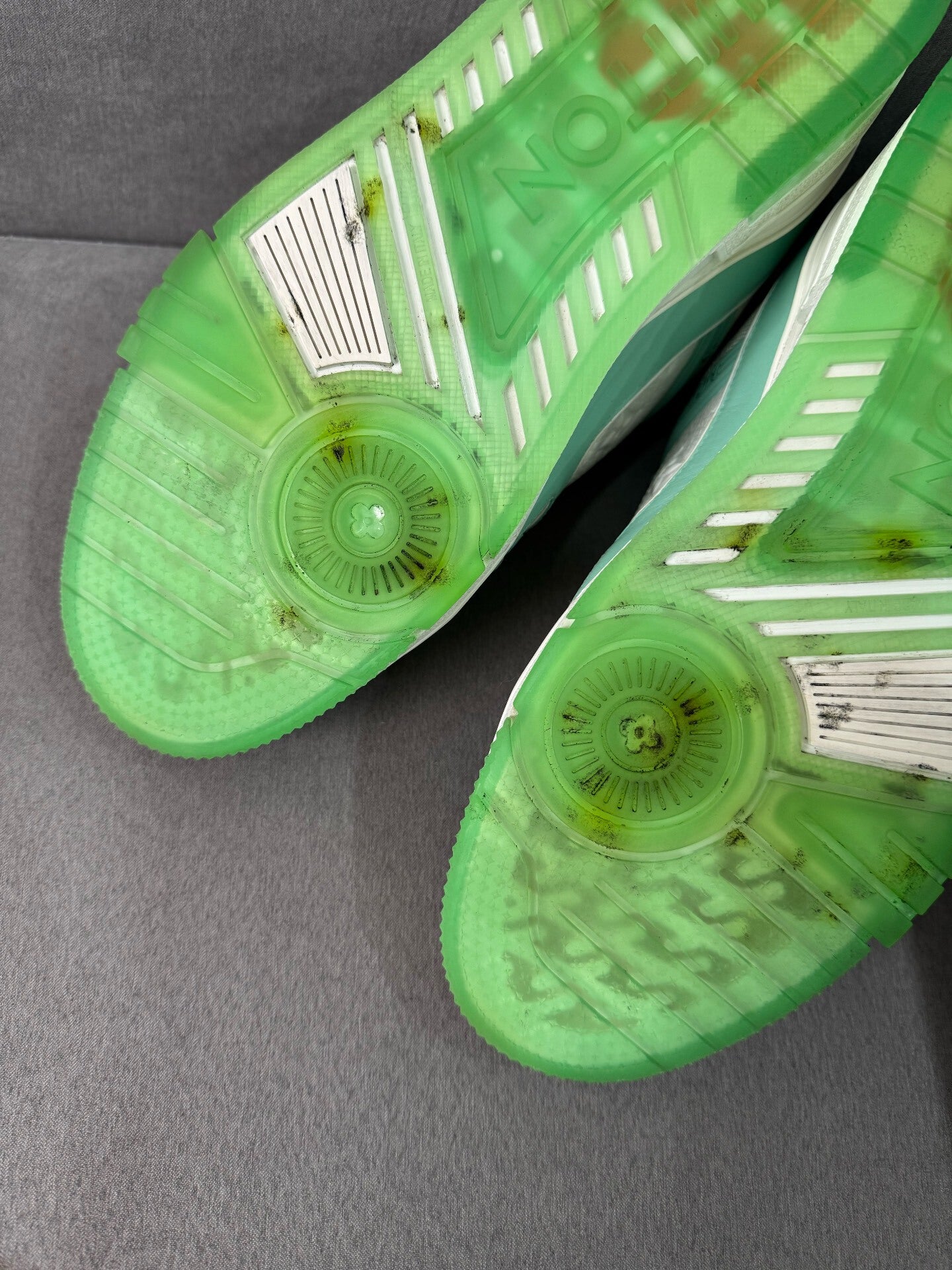 Louis Vuitton Trainer Tiffany Green Size 41