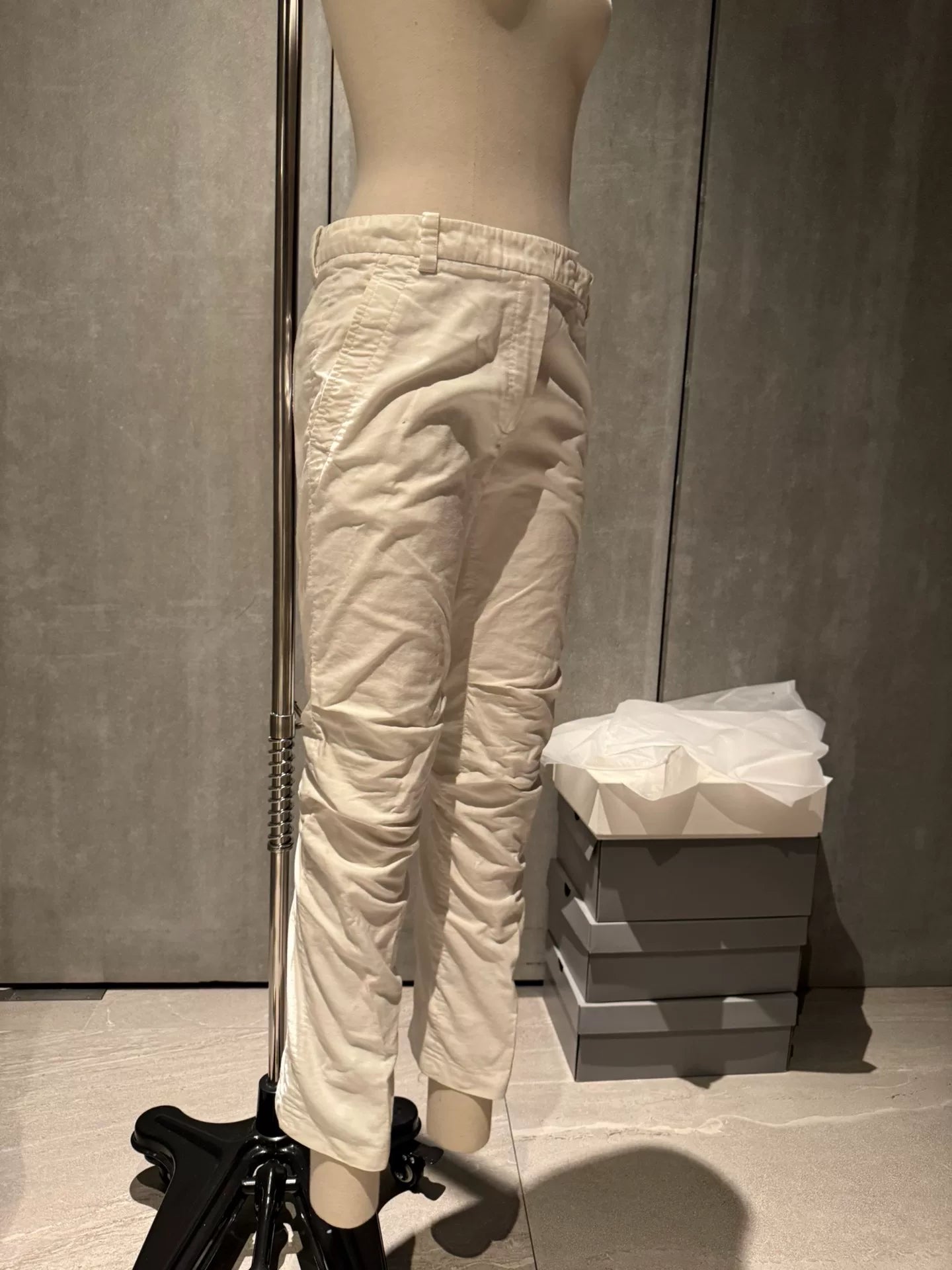 unique white pleated denim trousers