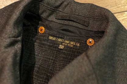 luxurious wool double-breasted coat with removable lining