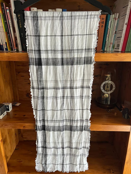 porter classic linen stole in black and white
