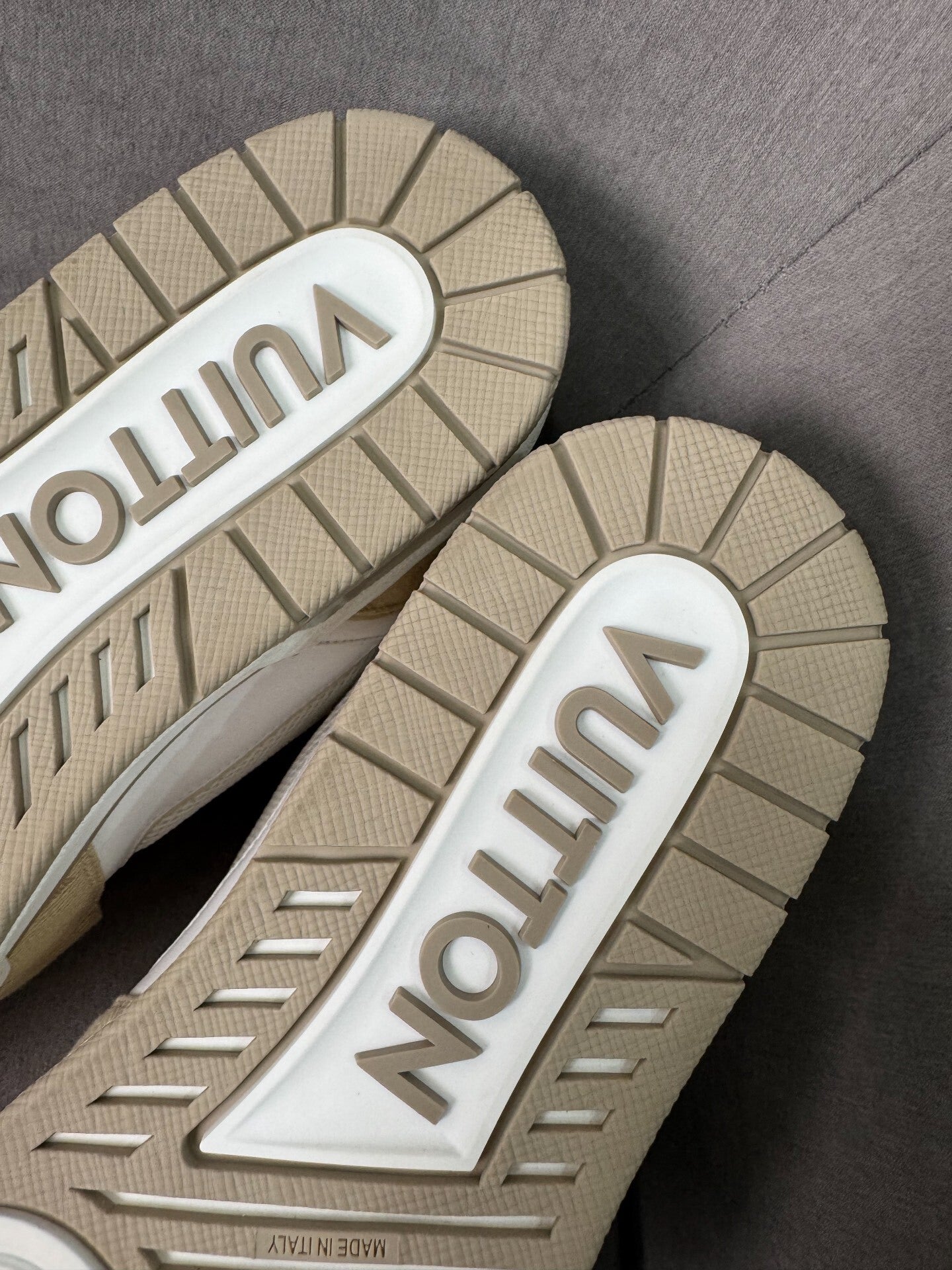 louis vuitton trainer sneakers with velcro