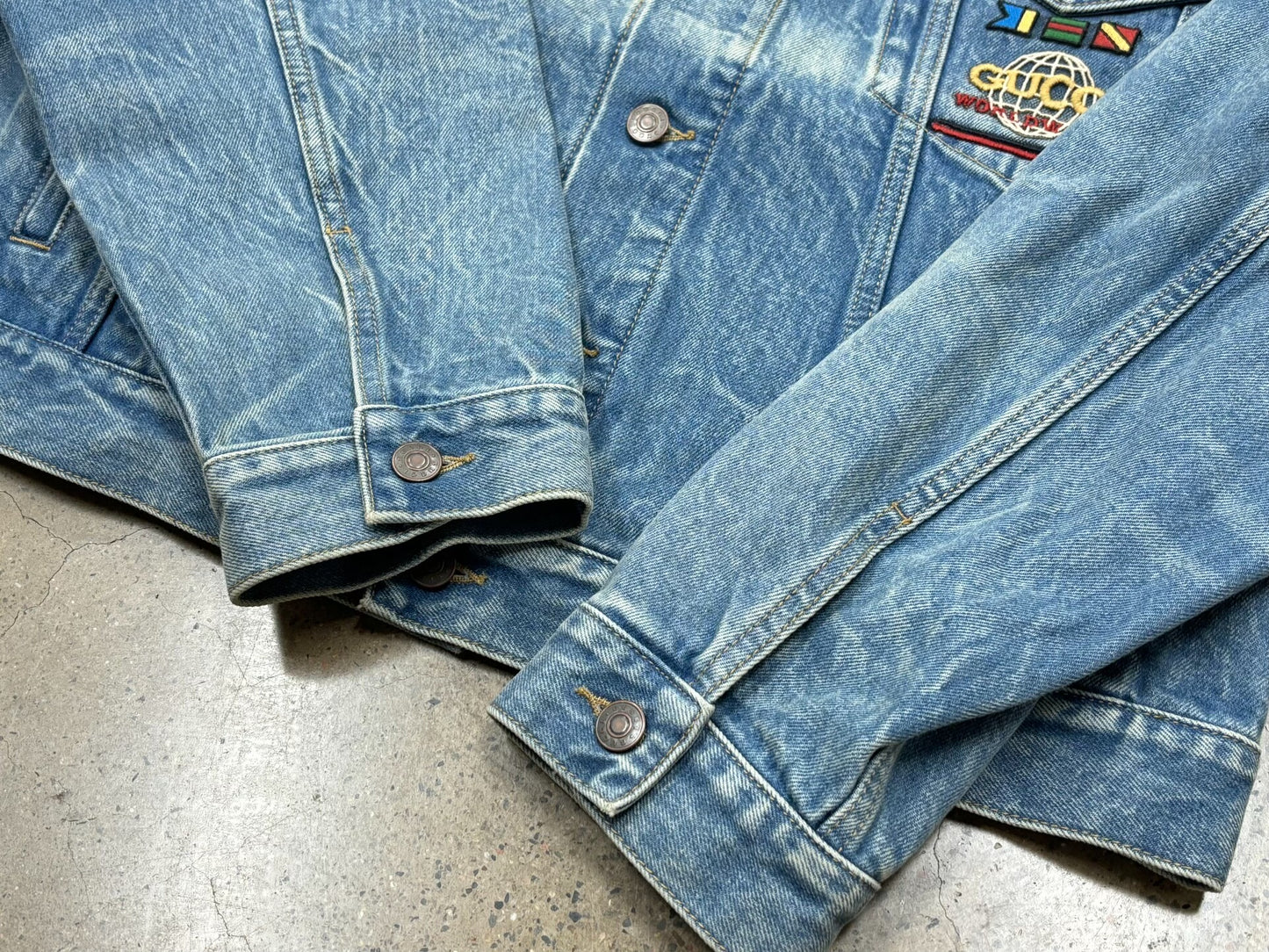 Gucci vintage Logo Denim Jacket