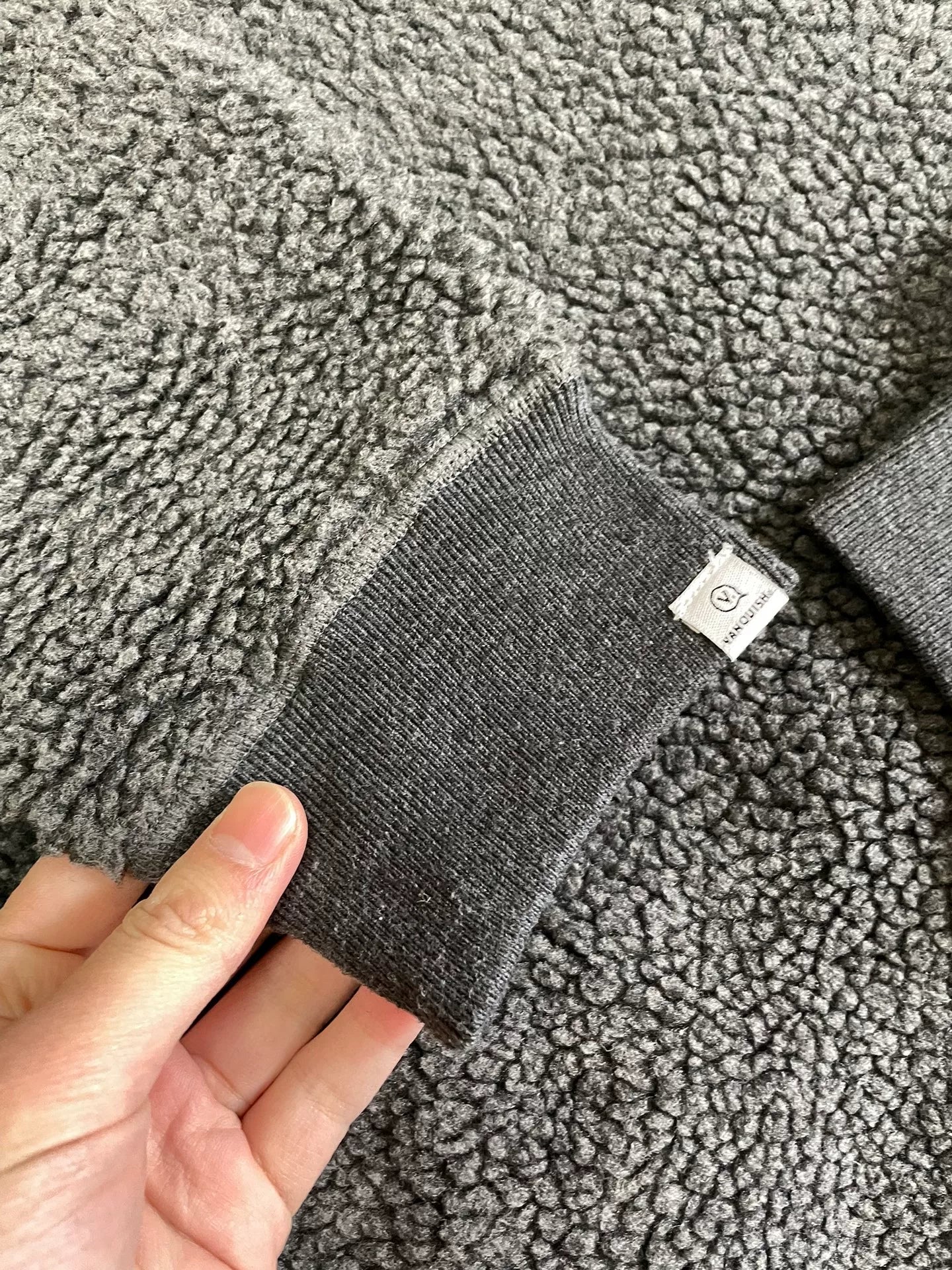 Vanquish Thick Fleece Distressed Pullover