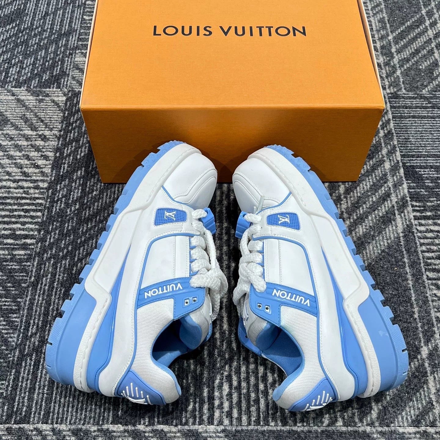 Louis Vuitton Trainer Maxi Sneakers Size 42
