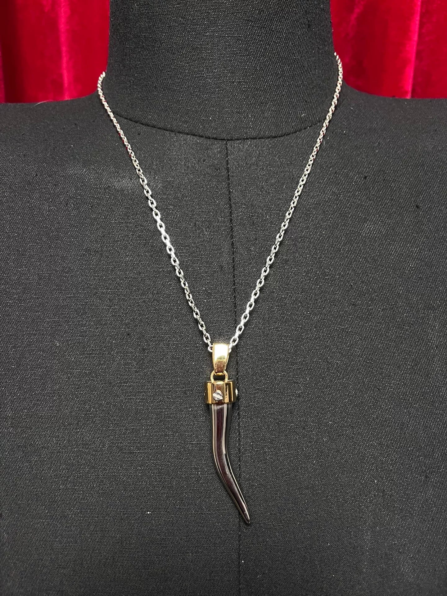 dolce&gabbana silver chain necklace with pendant