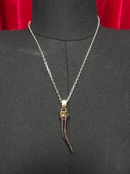 dolce&gabbana silver chain necklace with pendant