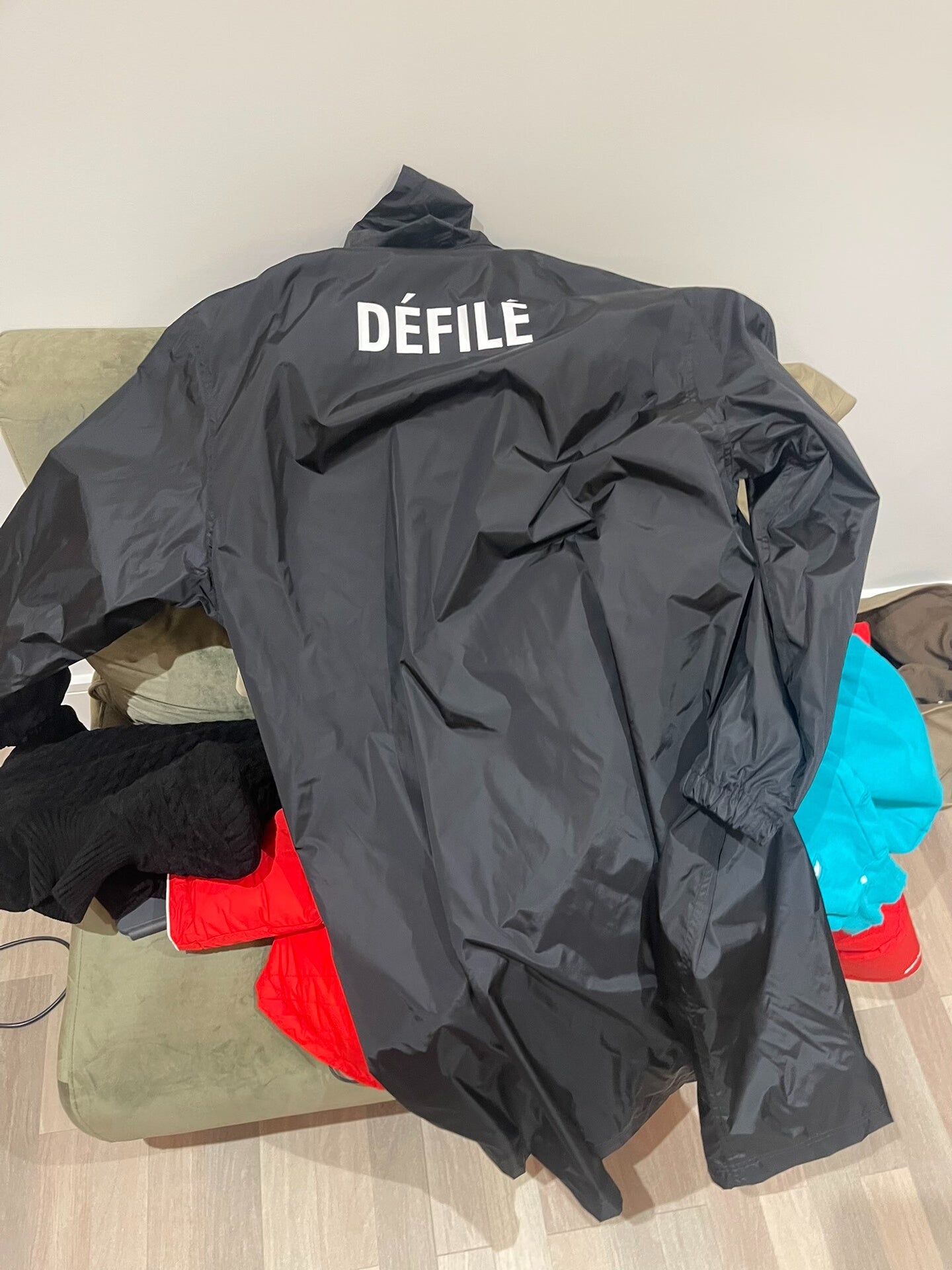 balenciaga défilé waterproof coat with hood
