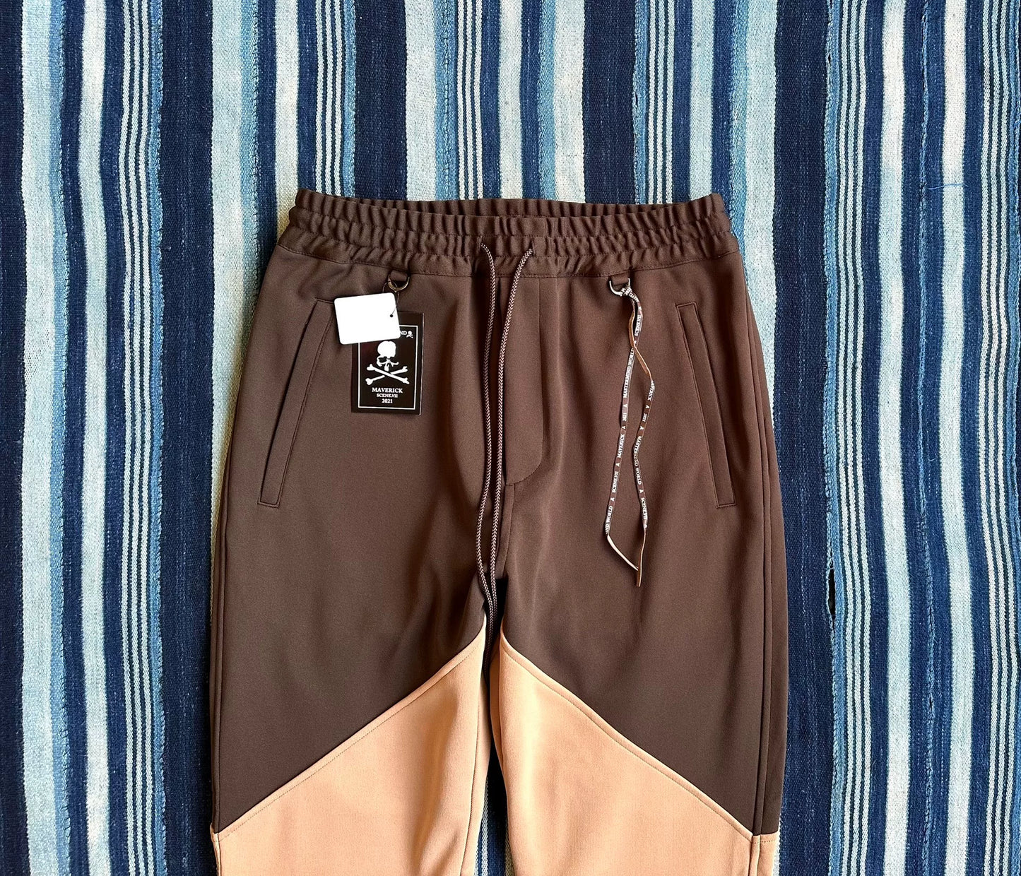 mastermind mmj color-blocked sports pants