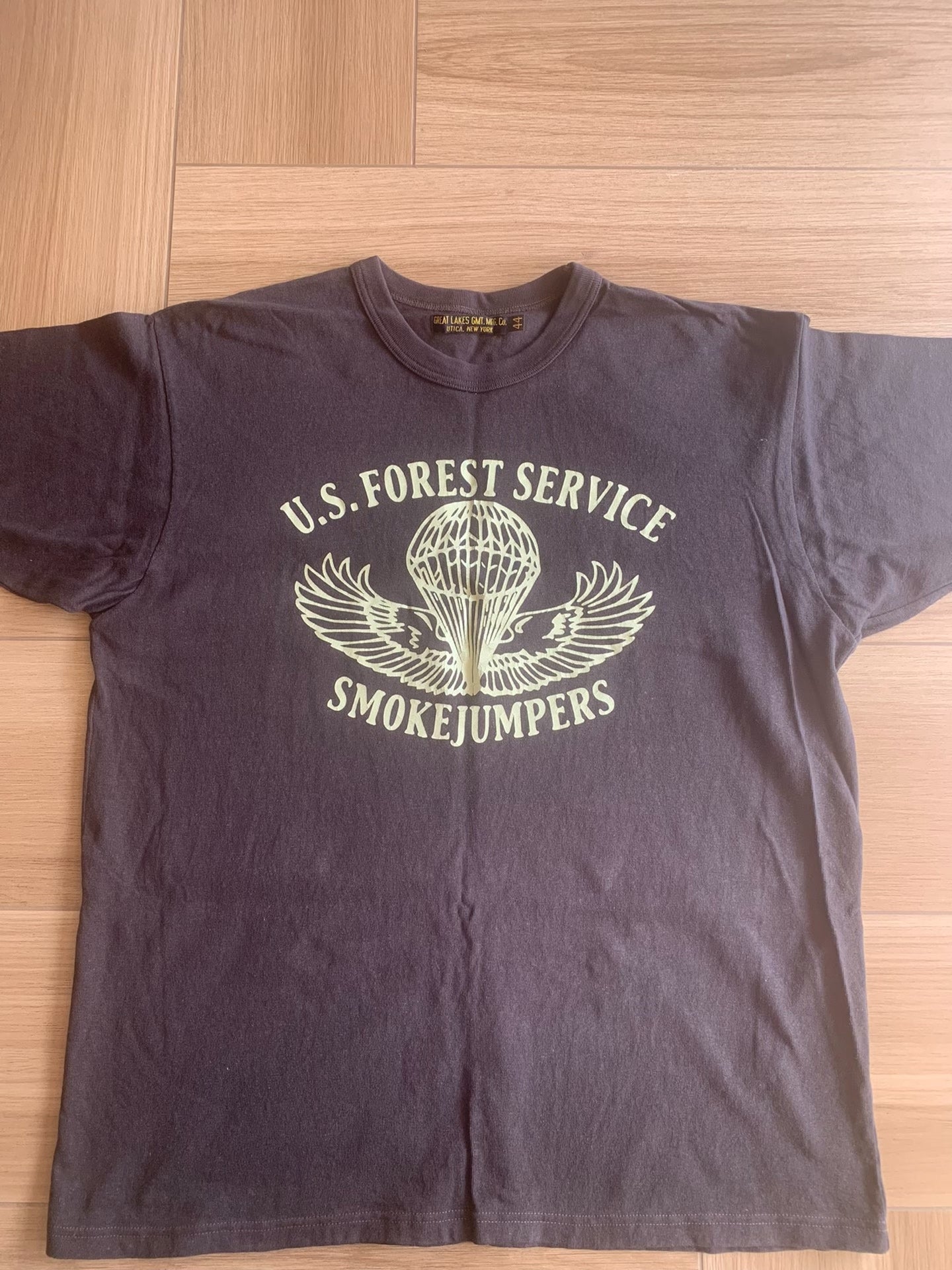 FREEWHEELERS Smoke Jumpers Print T-Shirt