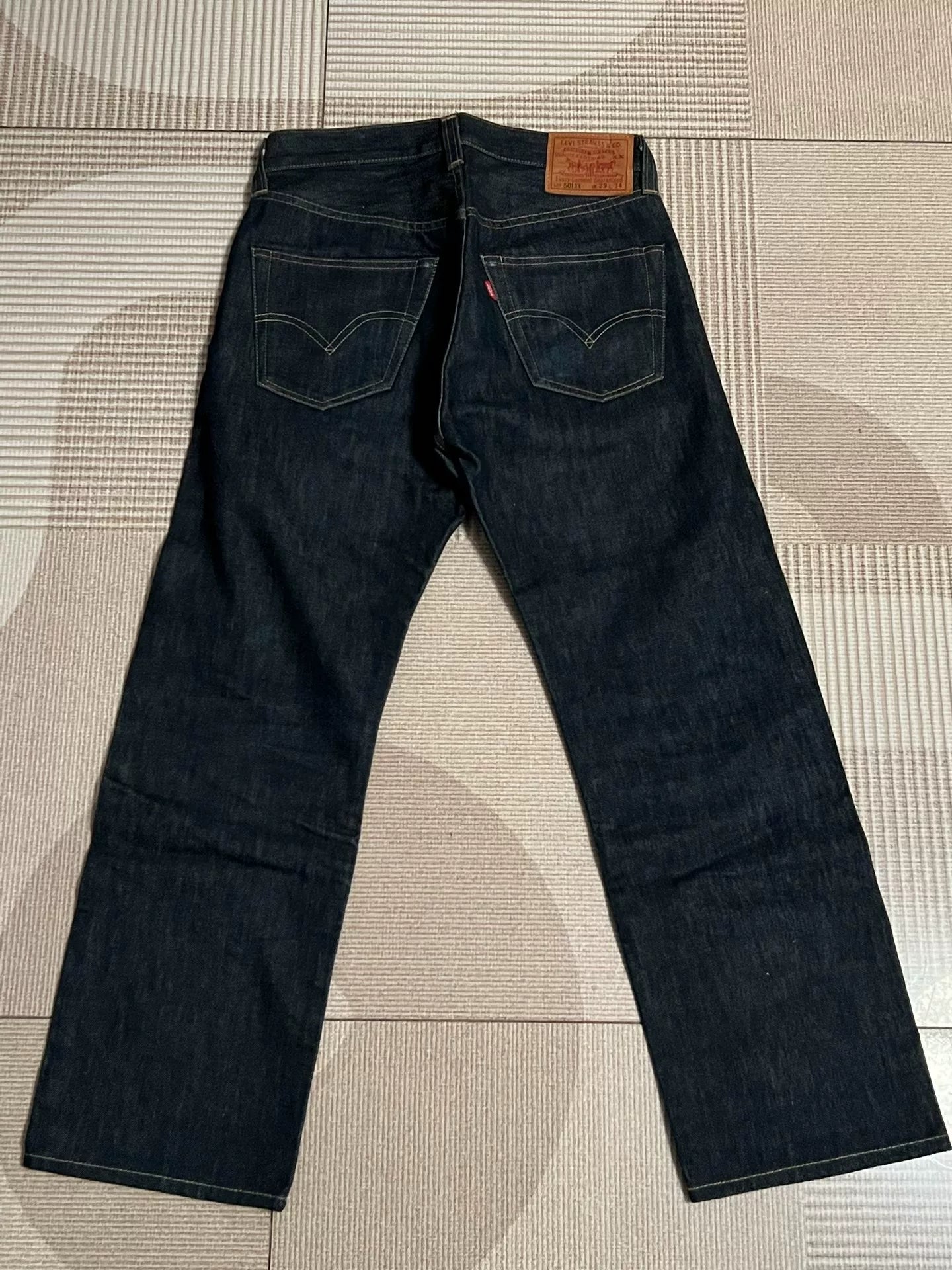levi's vintage dark blue jeans