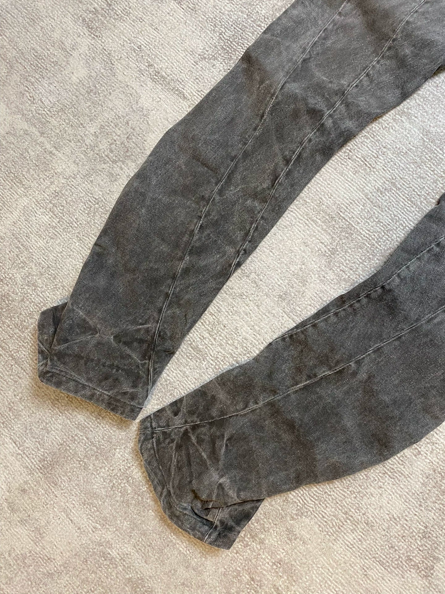 spiraled gray flared pants by julius 7