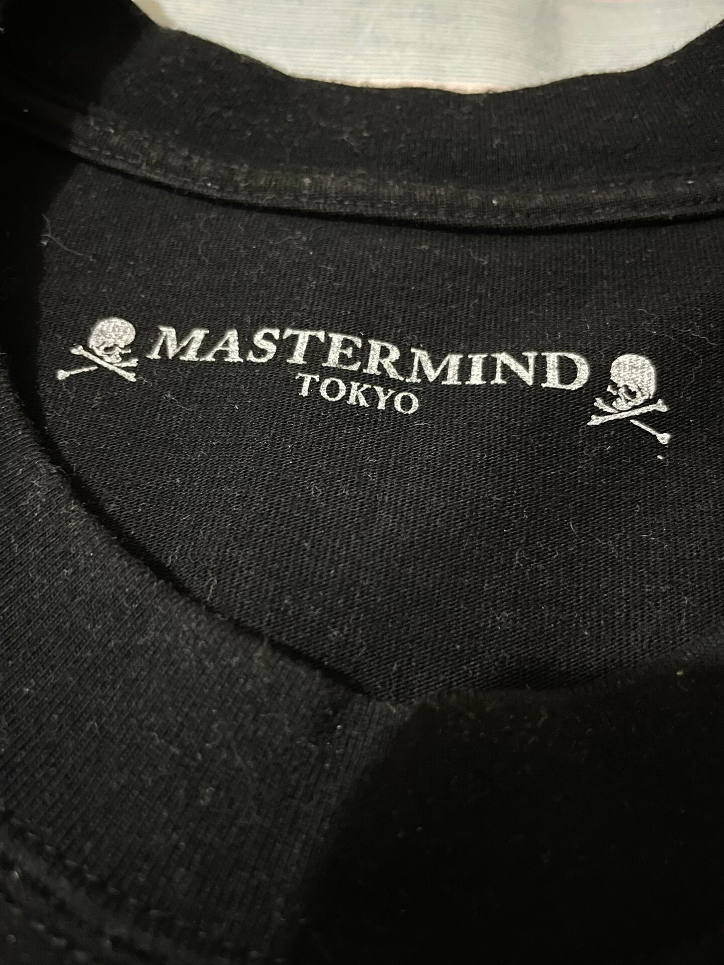 mastermind tokyo skull graphic short sleeve shirt