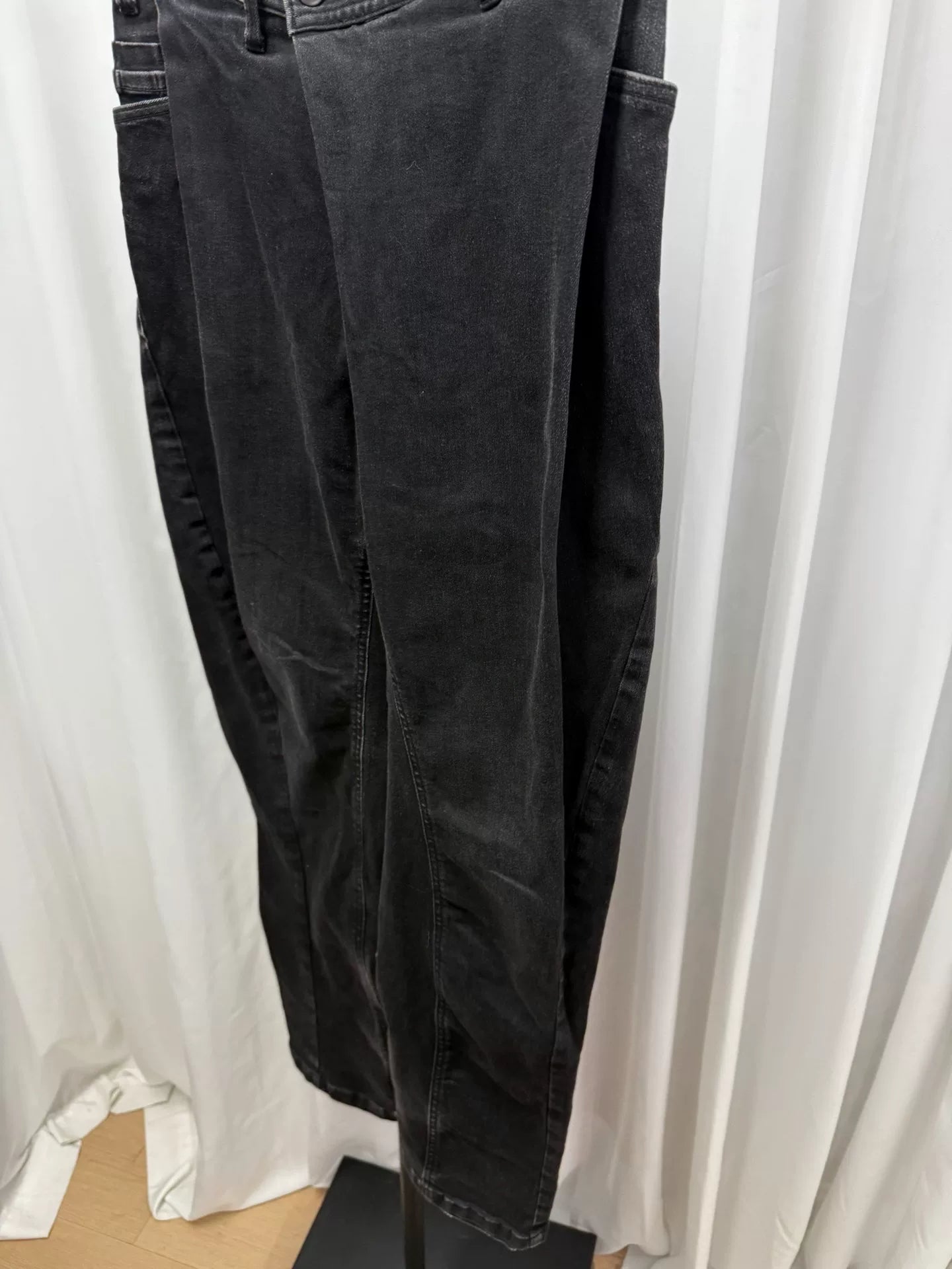 stylish foldable washed denim pants