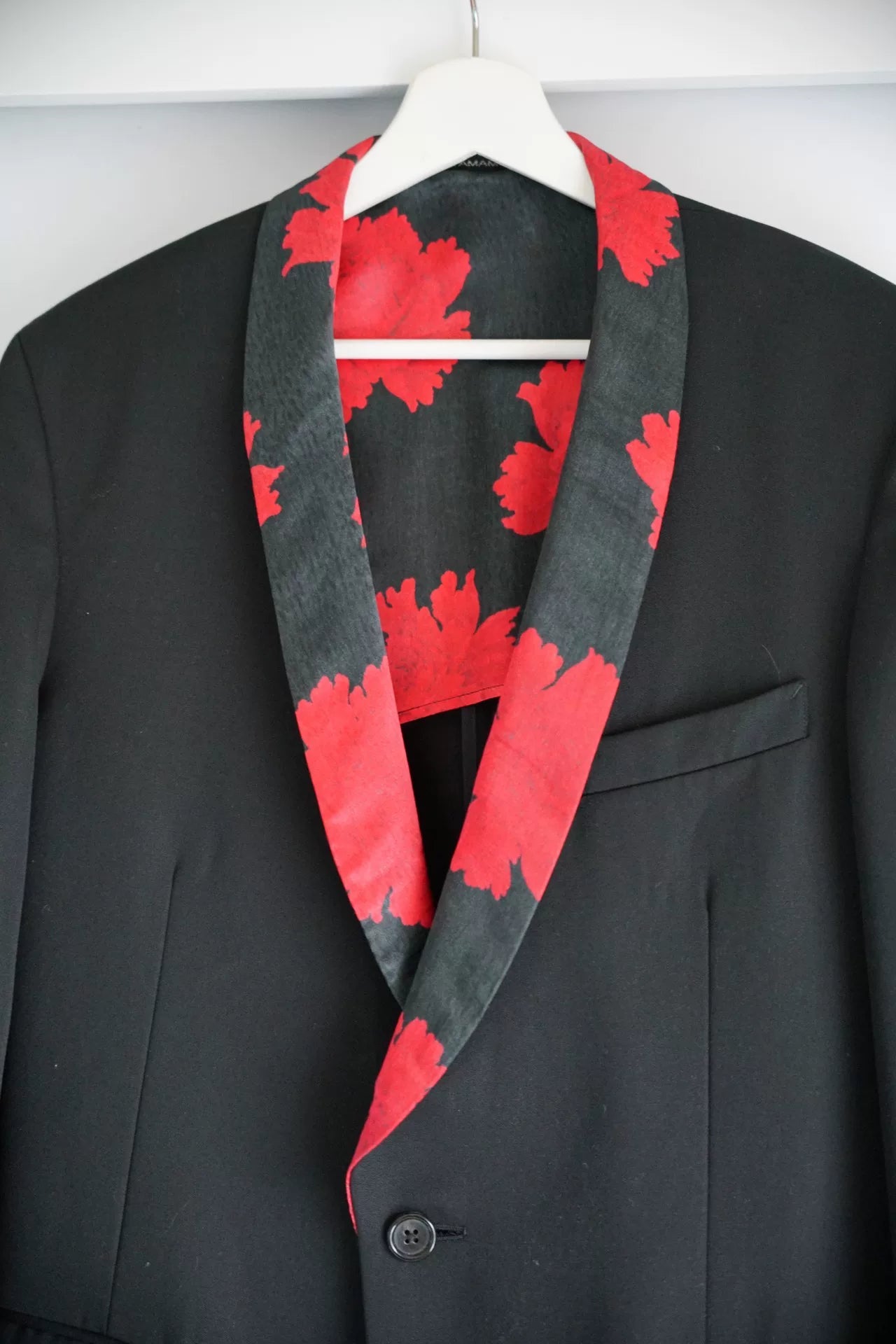 yohji yamamoto floral collar black suit