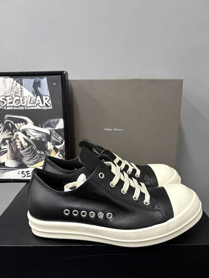 RickOwens 26SS Black Low-Top Leather Sneakers