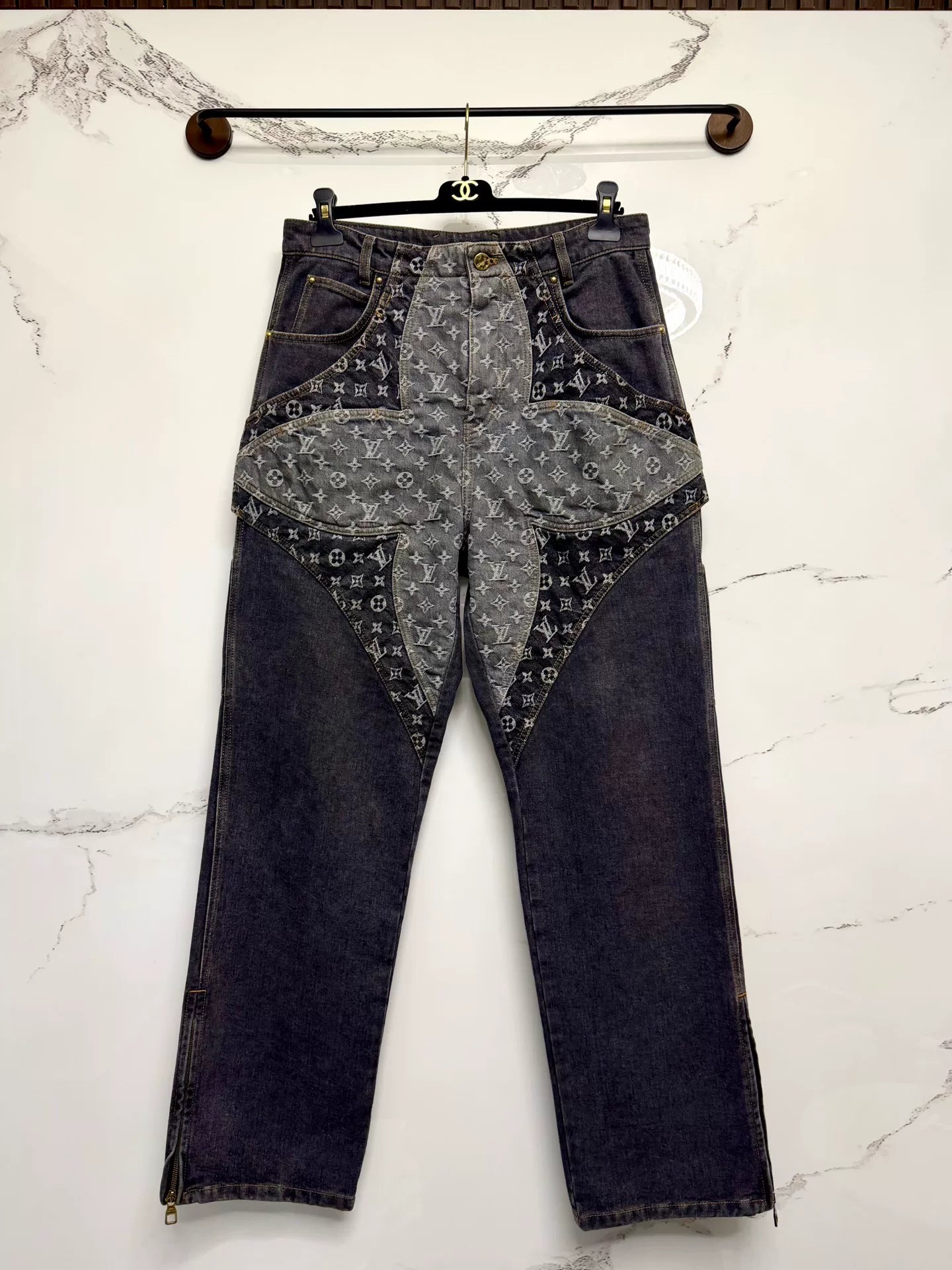 louis vuitton gray logo denim pants
