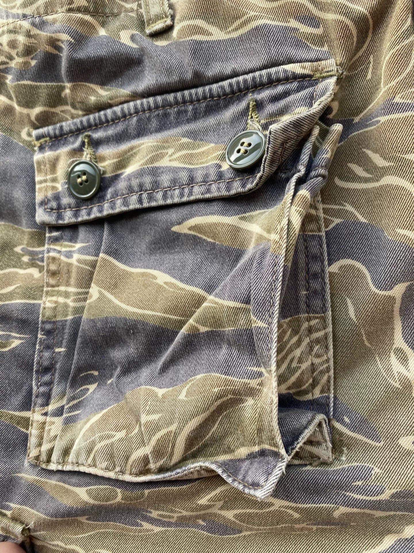 tiger camouflage shorts in army green