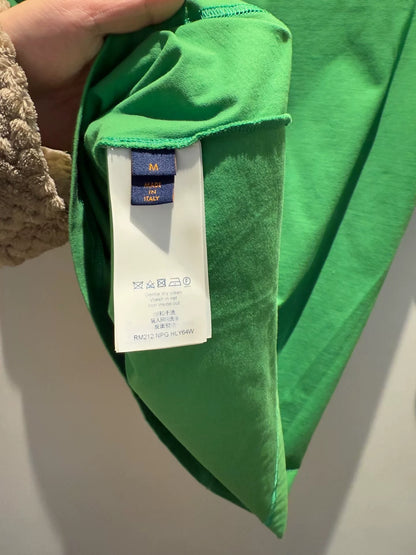 lv green embossed logo short sleeve t-shirt